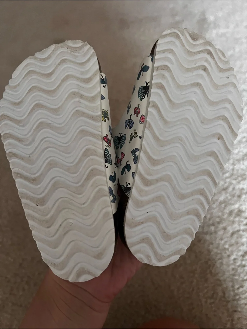 Toddler size 7 White Butterfly Print Buckle Sandals